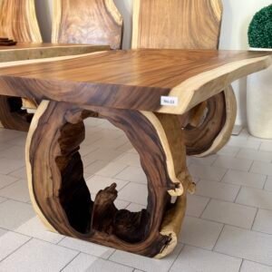 Tavolo con gambe tronco d'albero J13