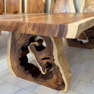 Tavolo con gambe tronco d'albero J03