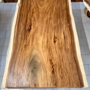 Tavolo con gambe tronco d'albero J03-1
