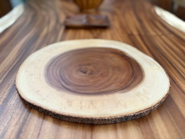 Tagliere Ampio "Tronco" in Legno Massello di Acacia
