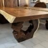 Tavolo con gambe tronco d'albero J04