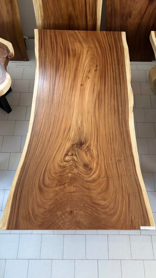 Tavolo con gambe tronco d'albero J04-1