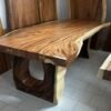 Tavolo con gambe tronco d'albero J05