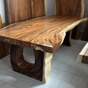 Tavolo con gambe tronco d'albero J05