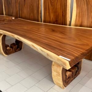 Tavolo con gambe tronco d'albero J10