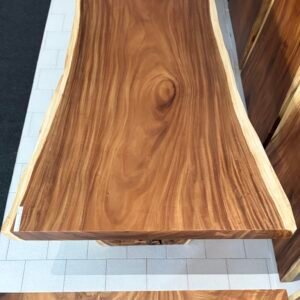 Tavolo con gambe tronco d'albero J10-1