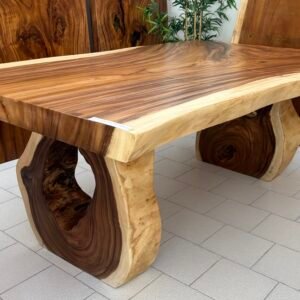 Tavolo con gambe tronco d'albero J18