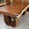 Tavolo con gambe tronco d'albero J19