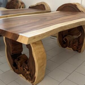 Tavolo con gambe tronco d'albero J12