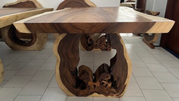 Tavolo con gambe tronco d'albero J12-1